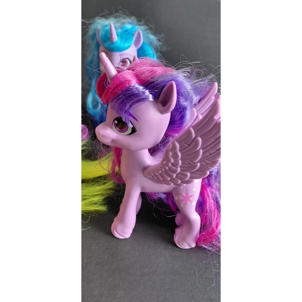 Hasbro mix of vintage & modern My Little Pony brushable figures Collectible Toys